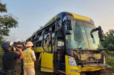 Gia Lai: Hiện trường vụ tai nạn giữa 2 xe khách, khiến 18 người thương vong